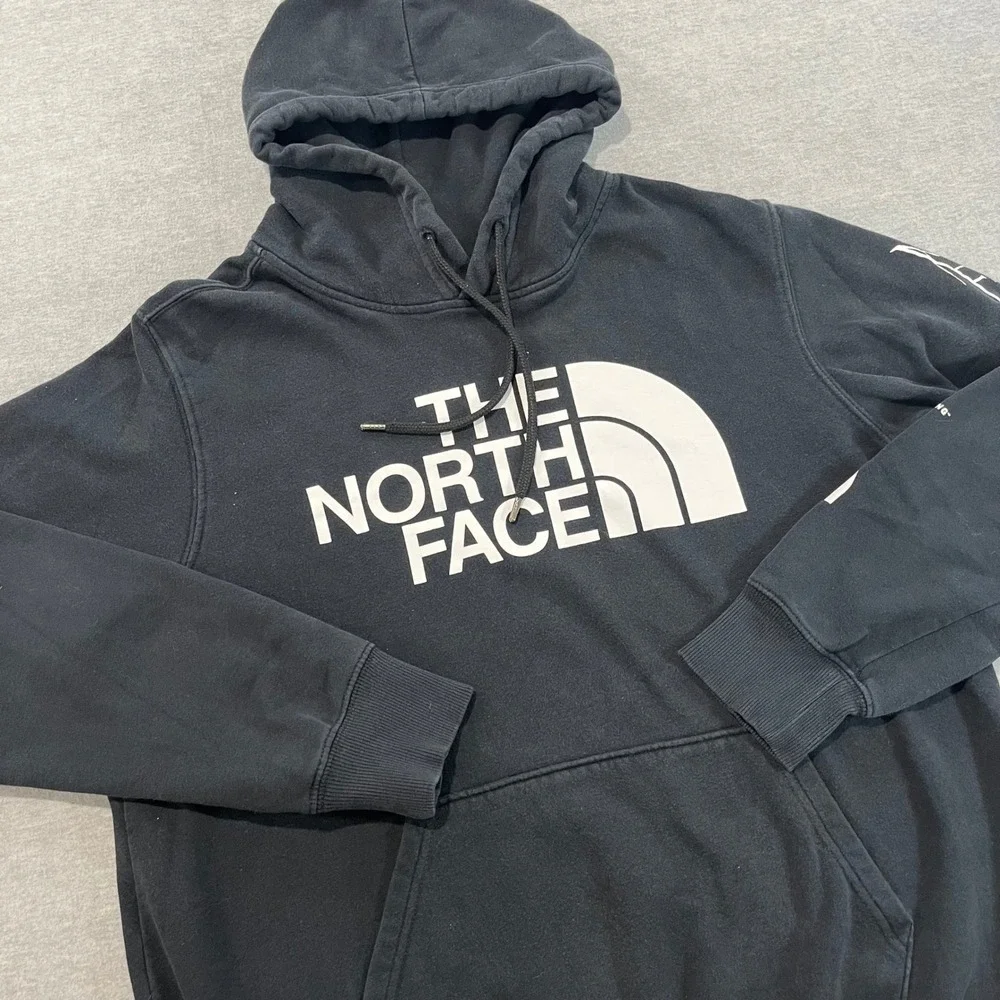 The North Face Mens Black Multi Logo Graphic Sleeve Pullover Hoodie Size Medium